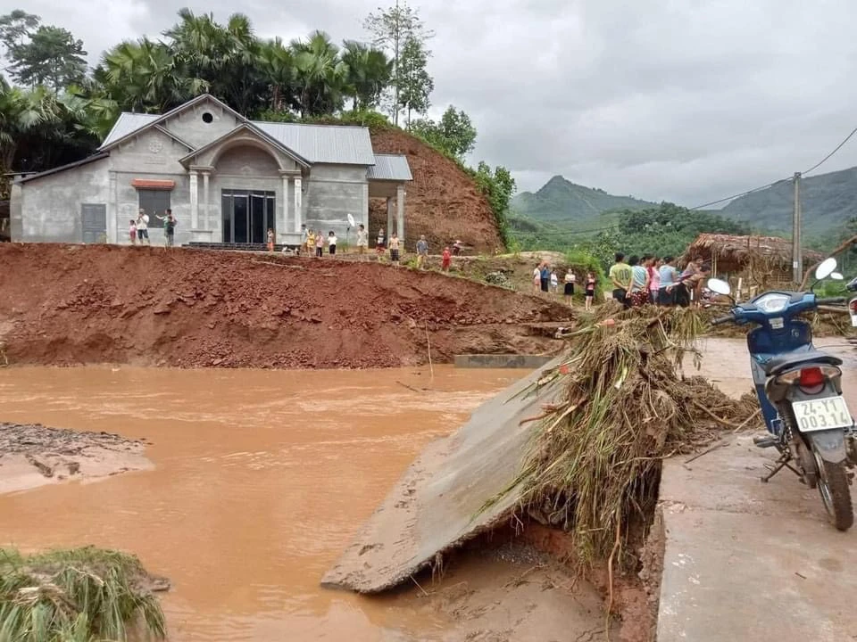 Cơ sở hạ tầng bị hư hỏng.