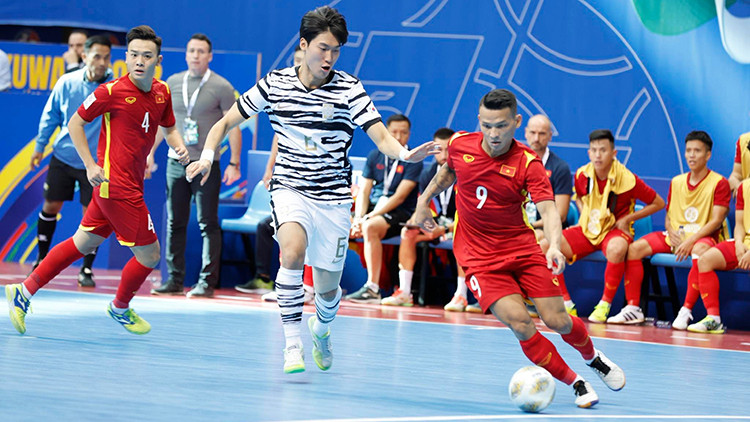 Thái Huy lập cú đúp trong chiến thắng của ĐT futsal Việt Nam