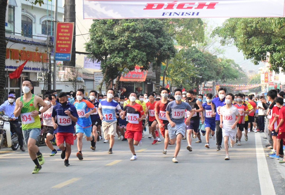 110 vận động viên tham dự Giải Việt dã huyện Bắc Hà năm 2022 ảnh 1