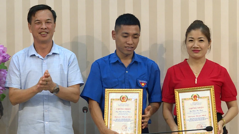 Tăng cường tuyên truyền, quyết liệt trong chỉ đạo, tổ chức thực hiện Nghị quyết 10-NQ/TU ảnh 7