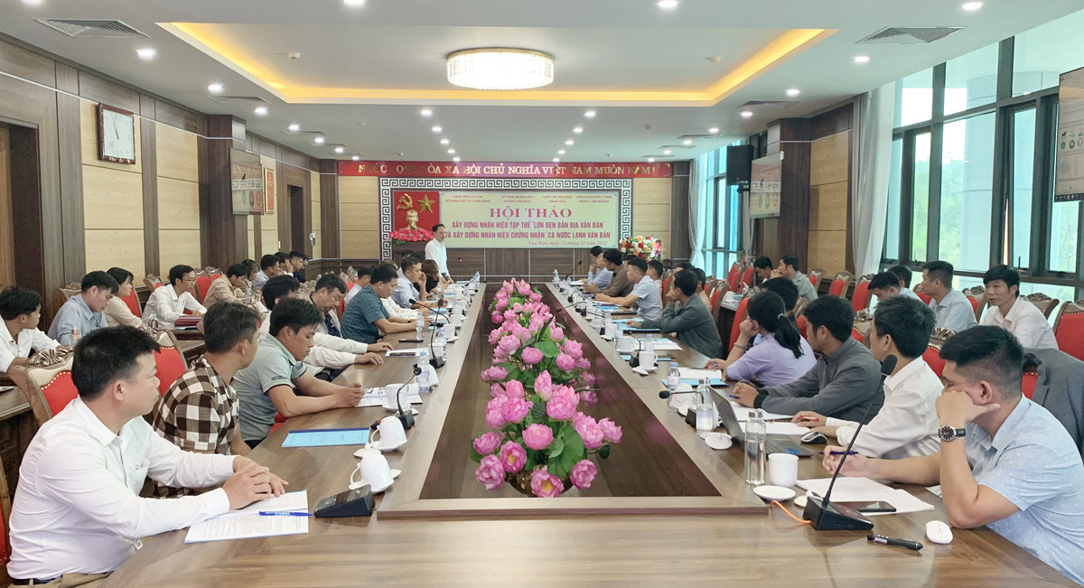 Hội thảo có sự tham gia của hơn 30 đại biểu các doanh nghiệp, hợp tác xã, nông dân có sản phẩm tham gia dự án.