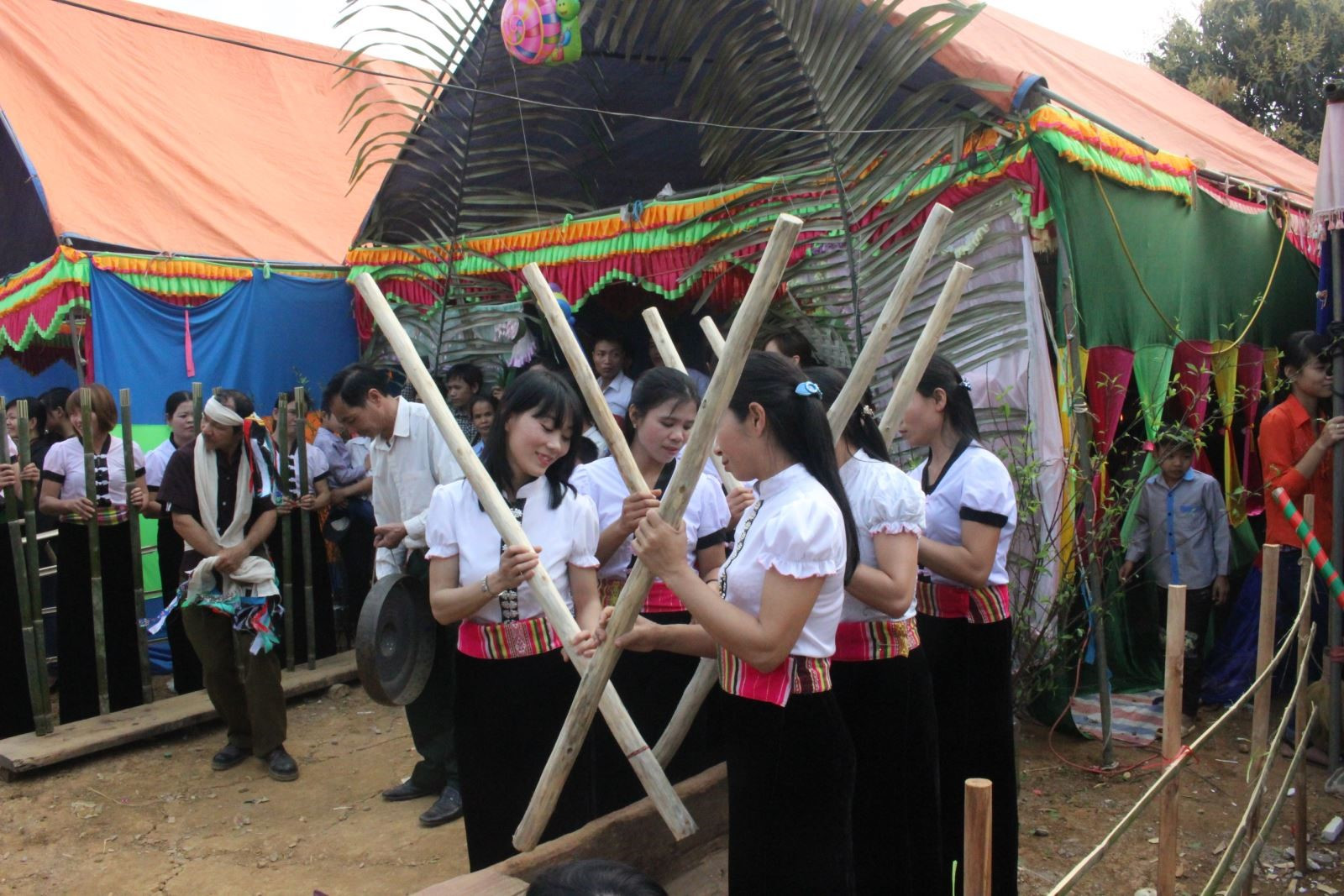 Sắc màu văn hóa các dân tộc vùng Tây Bắc ảnh 2  Sắc màu văn hóa các dân tộc vùng Tây Bắc ảnh 2