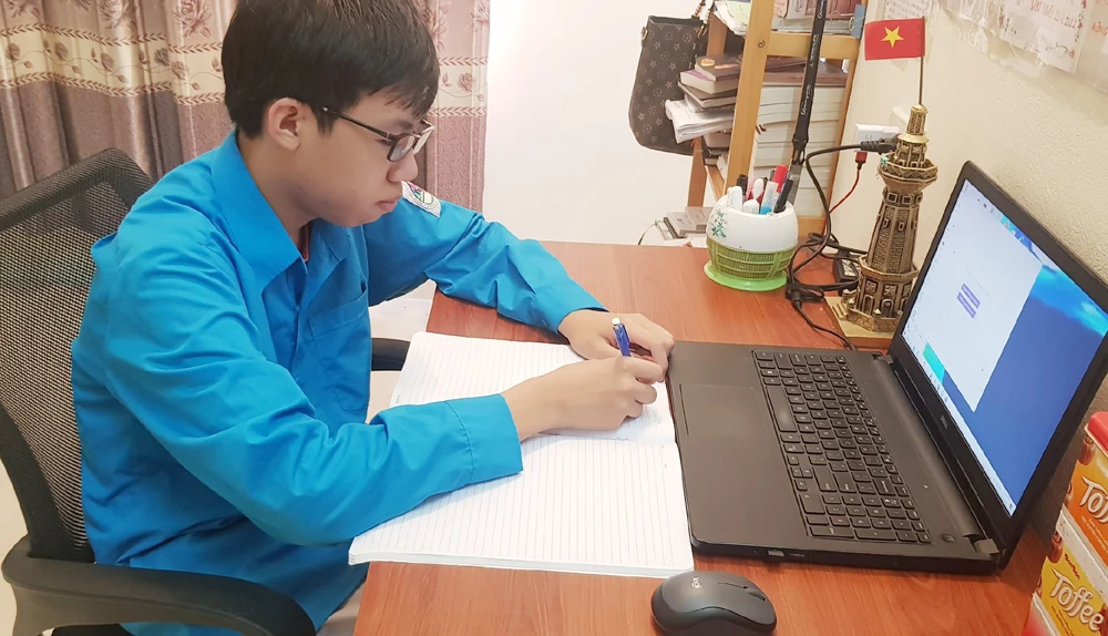 Em Nguyễn Hoàng Anh, lớp 8A1, Trường THCS Lý Tự Trọng đạt điểm 8.0 IELTS.