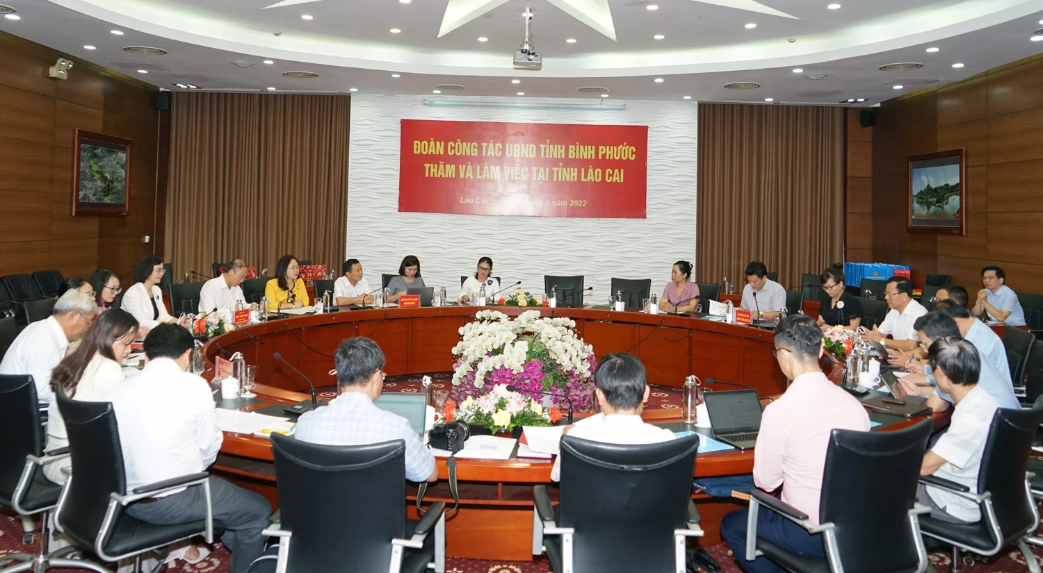 Lào Cai – Bình Phước: Chia sẻ kinh nghiệm xây dựng cơ chế tự chủ, đặt hàng thông tin - tuyên truyền ảnh 1