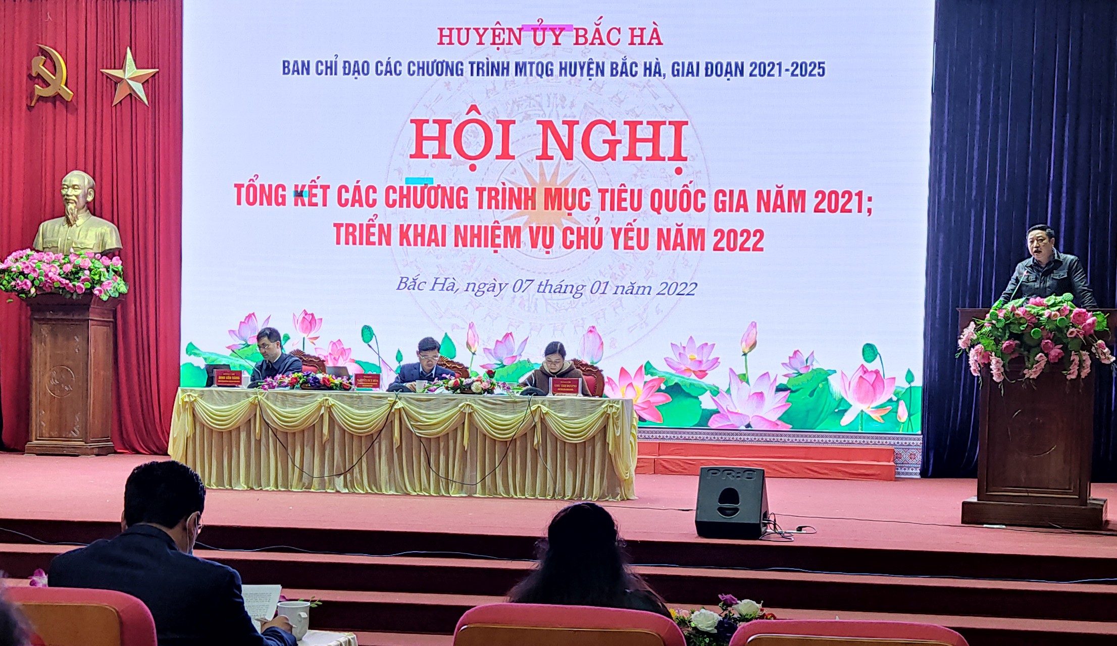 Đại biểu phát biểu thảo luận tại hội nghị. Đại biểu phát biểu thảo luận tại hội nghị.