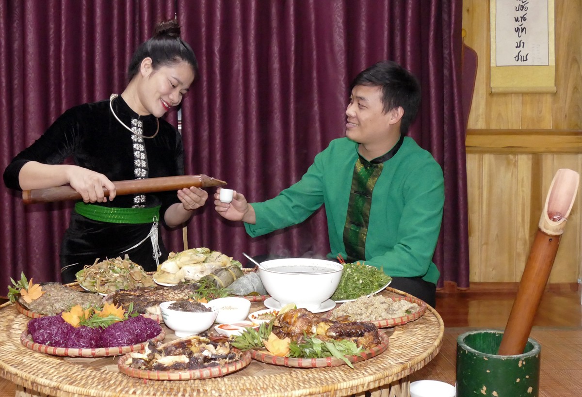 Hấp dẫn mâm cơm ngày Tết của người Thái ảnh 6