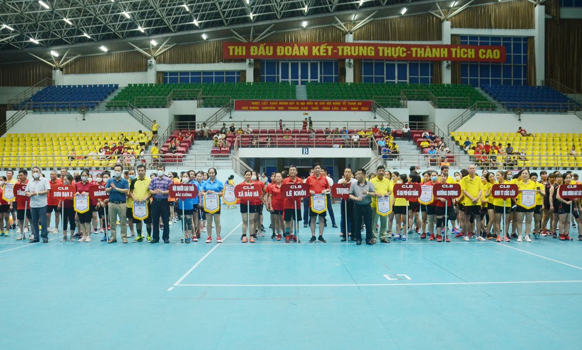 44 đội bóng tham dự Giải bóng chuyền hơi trung, cao tuổi tỉnh năm 2022 ảnh 2