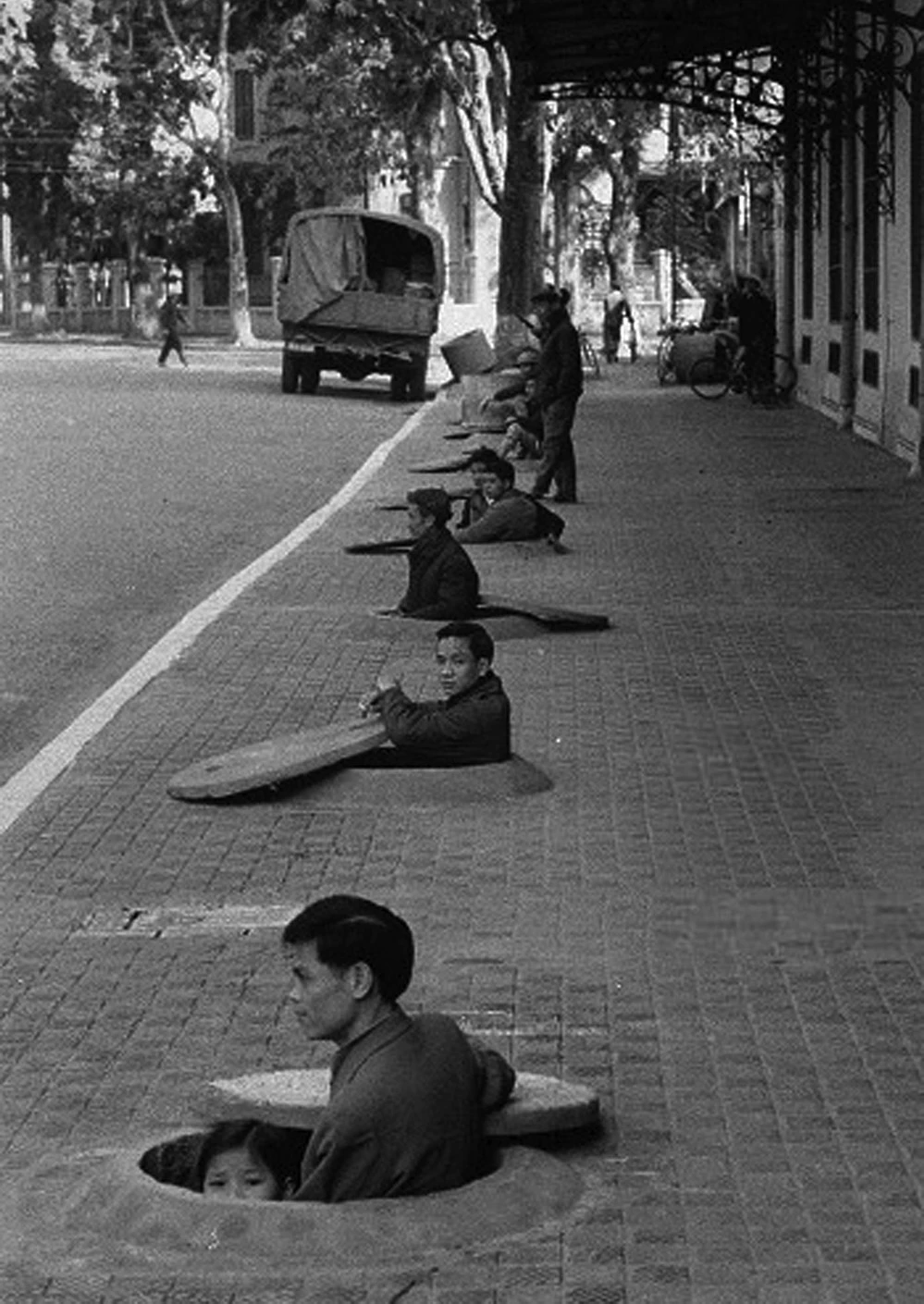 Chuyện về những căn hầm tránh bom ở Hà Nội ảnh 2 Chuyện về những căn hầm tránh bom ở Hà Nội ảnh 2