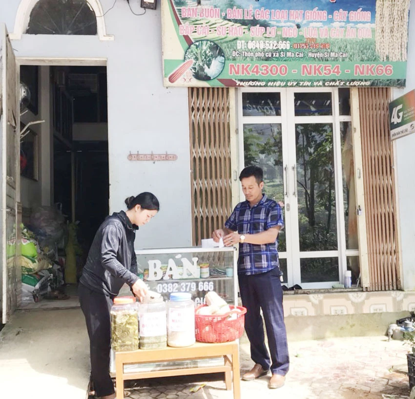 Cửa hàng vật tư nông nghiệp của gia đình anh Thủy.