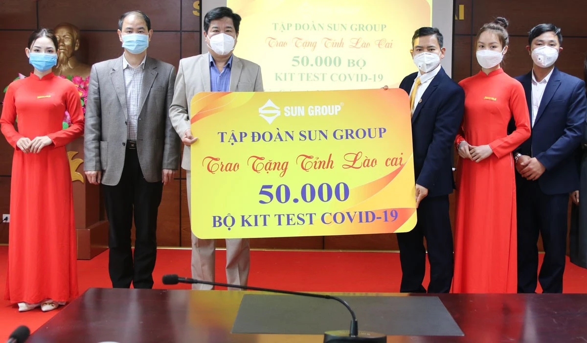Tập đoàn Sun Group tặng Lào Cai 50.000 bộ kit test Covid-19 ảnh 1
