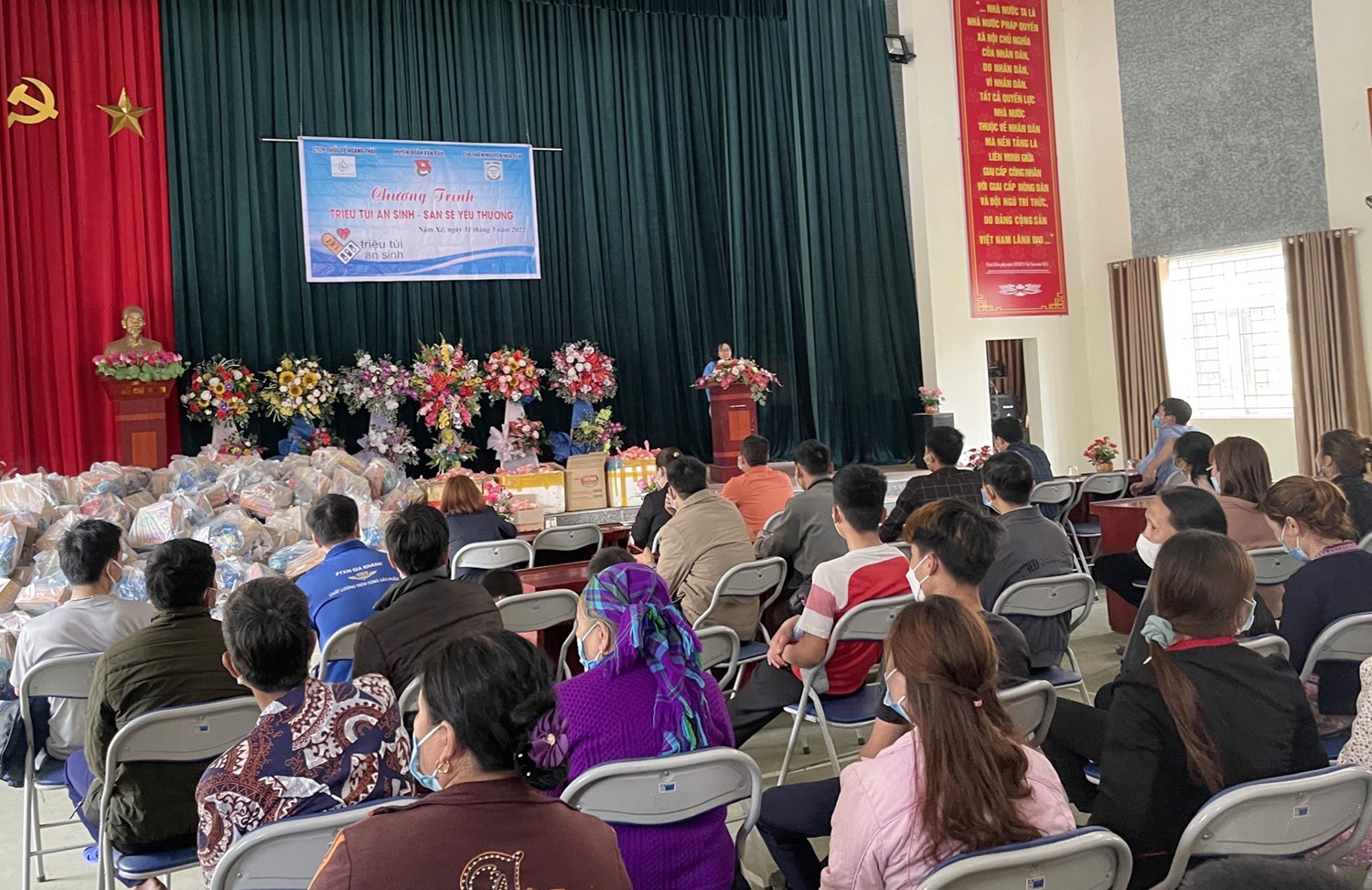 Quang cảnh chương trình.