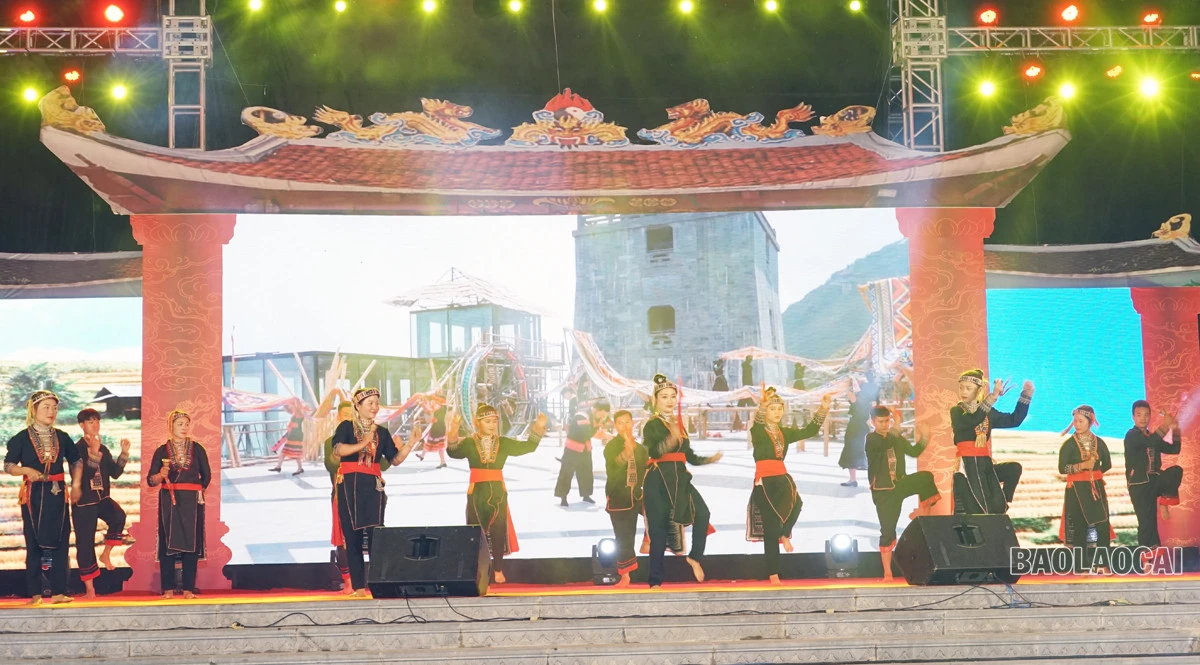 Hấp dẫn chương trình nghệ thuật đặc biệt tại Lễ hội đền Bảo Hà năm 2022 ảnh 6