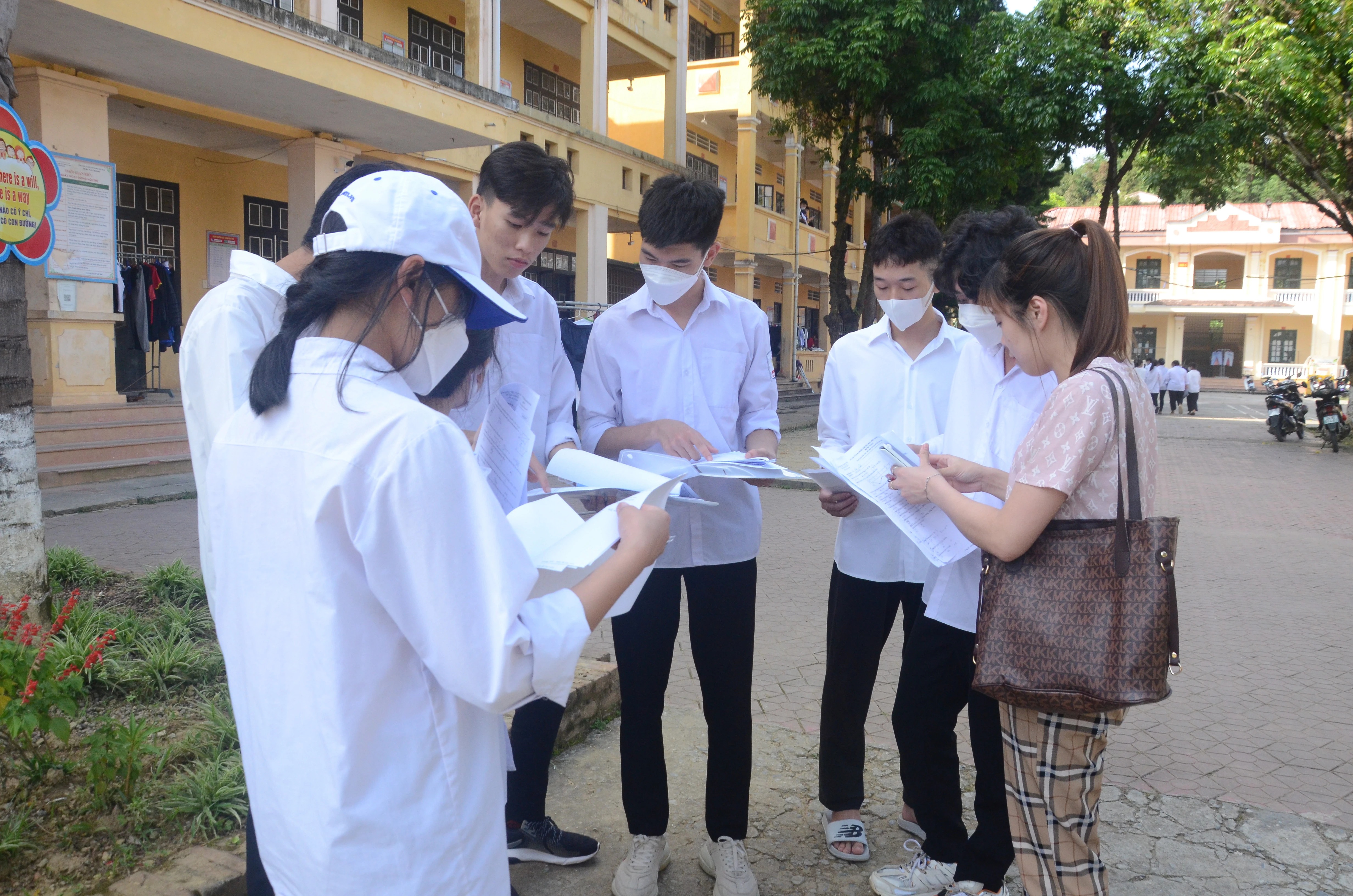 Đề thi môn Toán không quá phức tạp, nhưng cũng không dễ lấy điểm cao ảnh 7