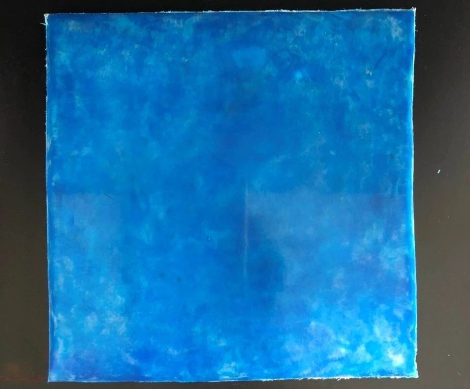 Sinh viên tái chế khẩu trang thành tấm nhựa ảnh 1