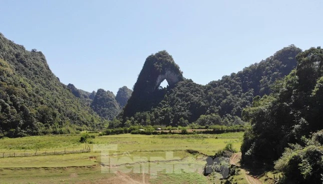 Khám phá núi thủng ở Cao Bằng ảnh 2