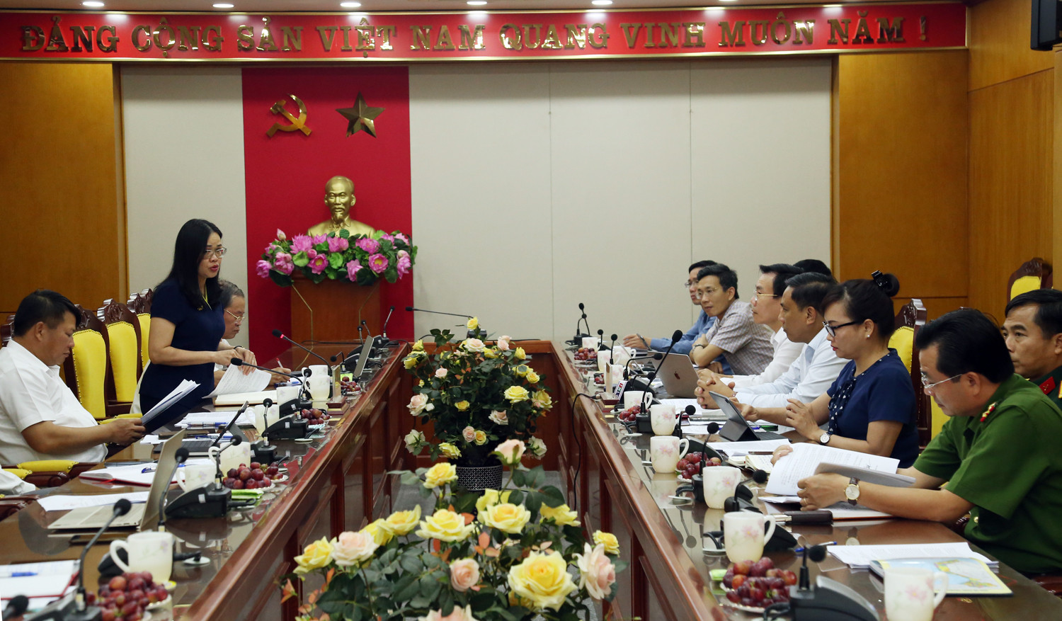 Quang cảnh buổi làm việc.