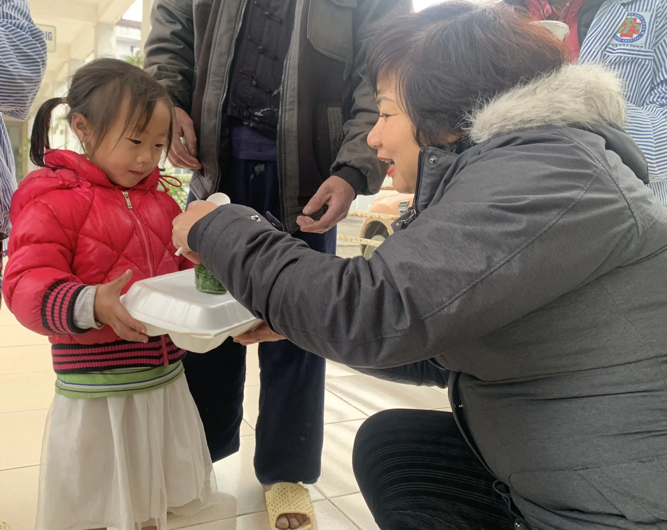 Bếp yêu thương - Ấm lòng bệnh nhân nghèo ảnh 4