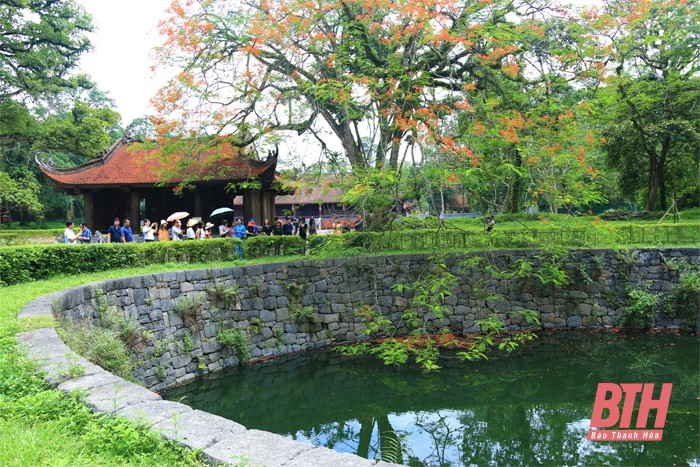 Vẻ đẹp Lam Kinh là sự hài hòa giữa cảnh quan thiên nhiên và các công trình kiến trúc. Vẻ đẹp Lam Kinh là sự hài hòa giữa cảnh quan thiên nhiên và các công trình kiến trúc.