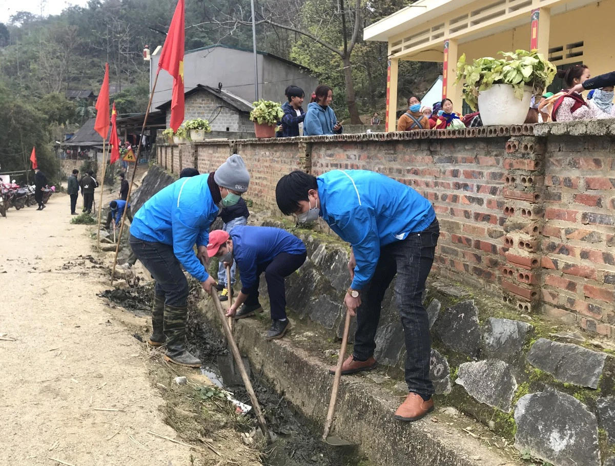 Huyện đoàn Si Ma Cai ra quân chương trình tháng Ba biên giới năm 2022 ảnh 1 Huyện đoàn Si Ma Cai ra quân chương trình tháng Ba biên giới năm 2022 ảnh 1