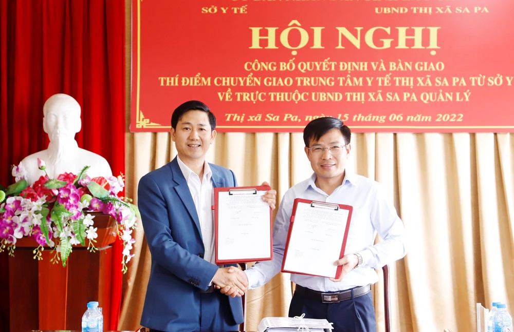 UBND thị xã Sa Pa tiếp nhận quản lý Trung tâm Y tế thị xã Sa Pa từ Sở Y tế ảnh 1 UBND thị xã Sa Pa tiếp nhận quản lý Trung tâm Y tế thị xã Sa Pa từ Sở Y tế ảnh 1