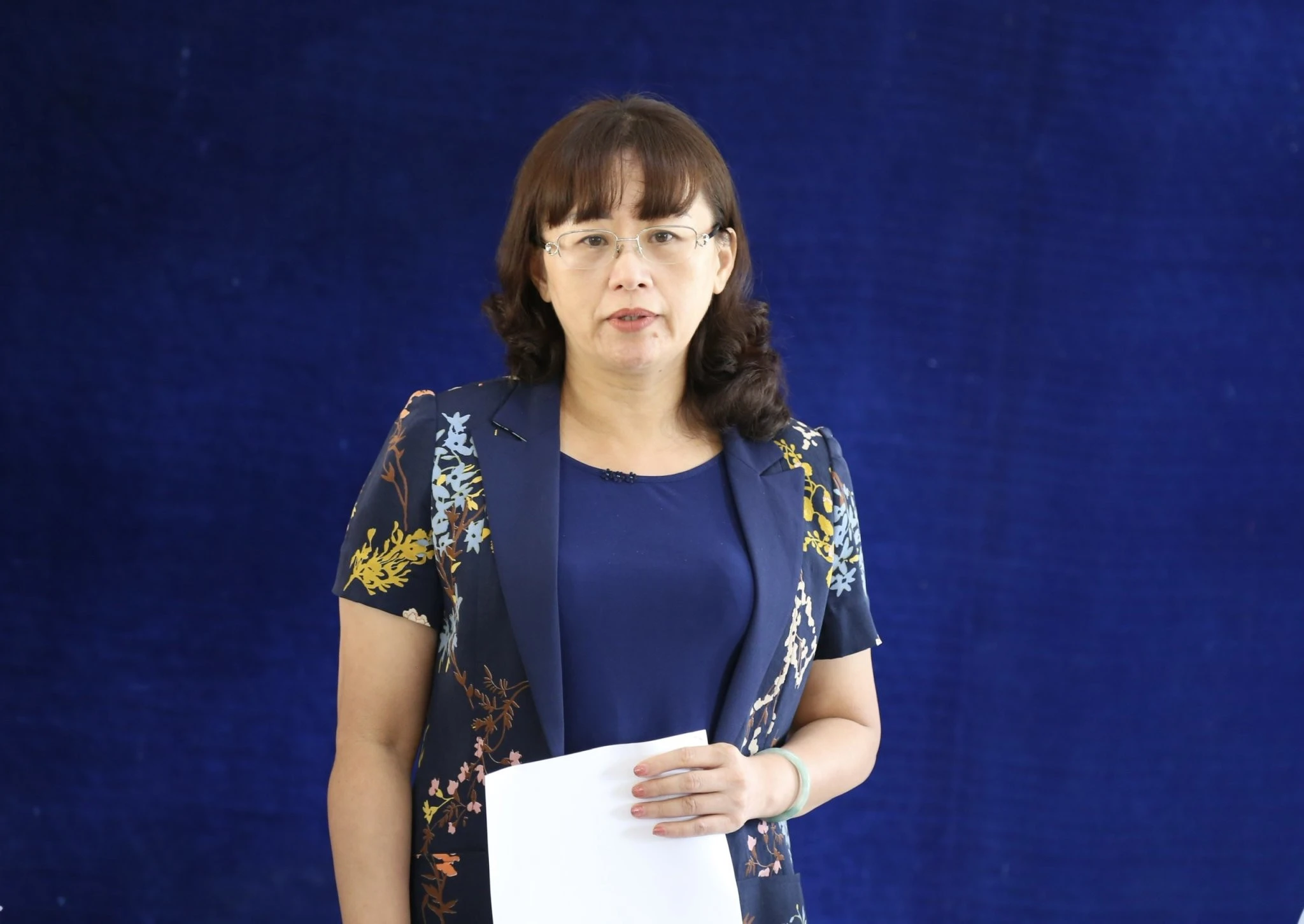 Phó Chủ tịch UBND tỉnh Giàng Thị Dung kiểm tra công tác giáo dục đầu năm học tại huyện Bắc Hà ảnh 2