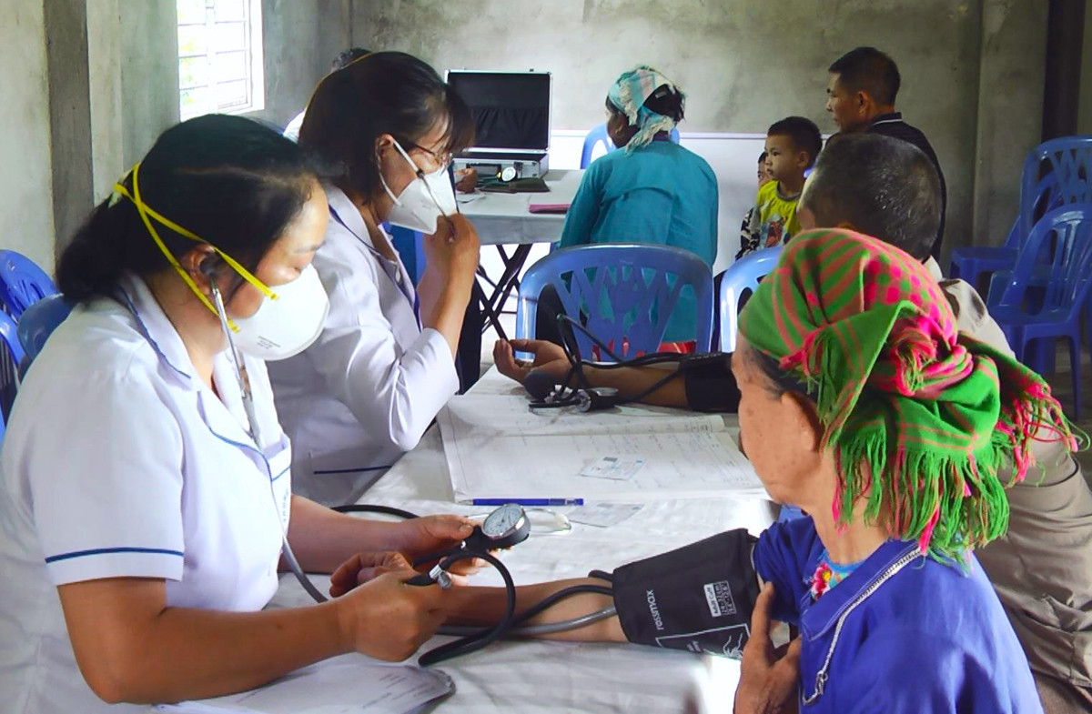 Kiểm tra sức khỏe cho người cao tuổi. Kiểm tra sức khỏe cho người cao tuổi.