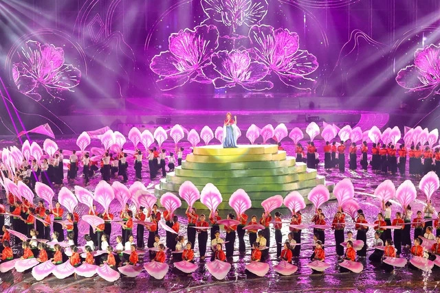 Lễ đón nhận Bằng của UNESCO ghi danh “Nghệ thuật Xòe Thái” là di sản văn hóa phi vật thể đại diện của nhân loại ảnh 4