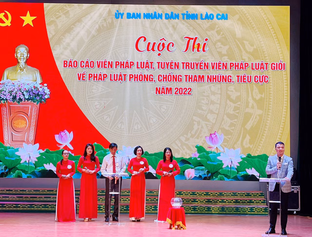 Đoàn viên Công đoàn Viên chức tỉnh tham gia Cuộc thi báo cáo viên, tuyên truyền viên pháp luật giỏi về phòng, chống tham nhũng, tiêu cực.