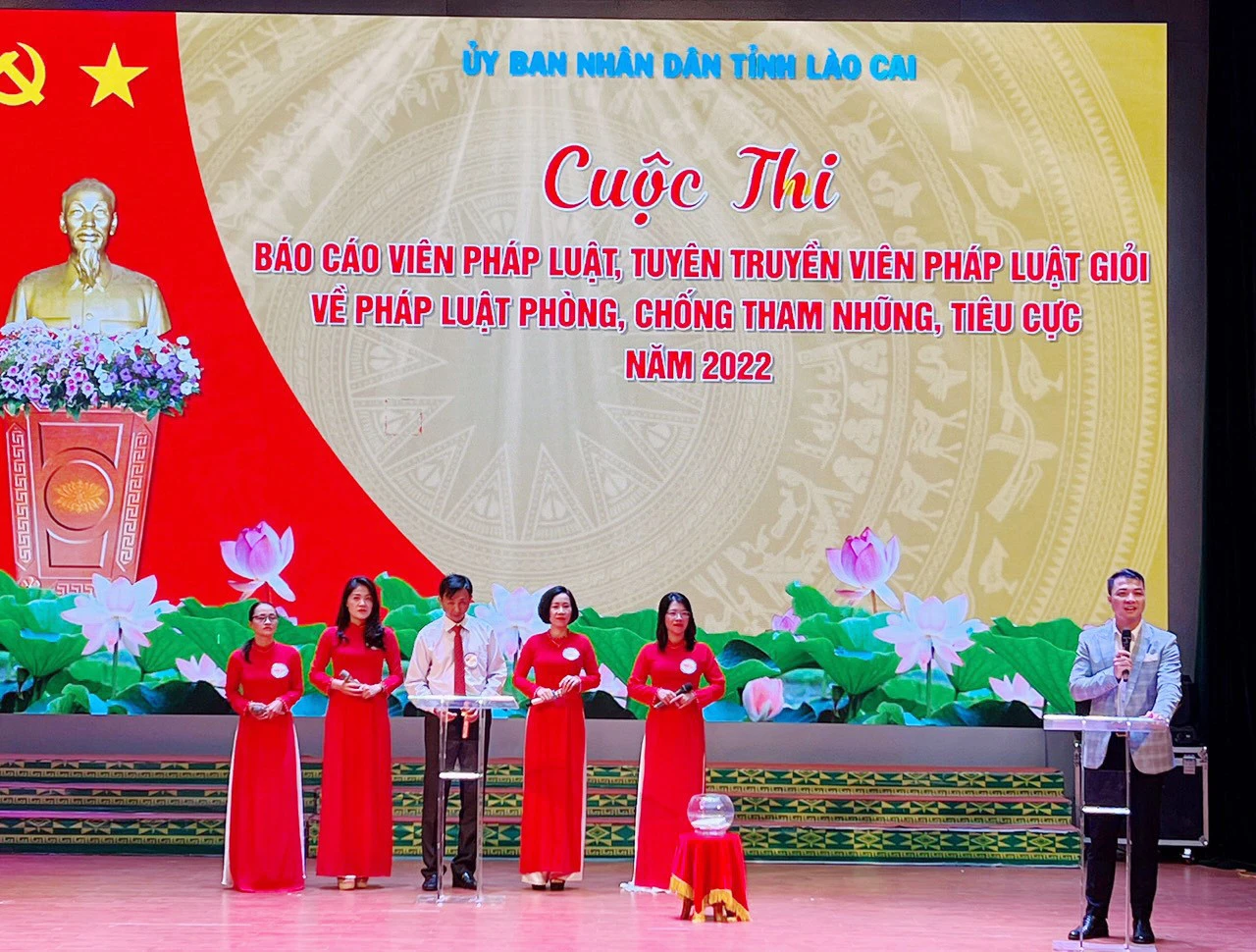 Đoàn viên Công đoàn Viên chức tỉnh tham gia Cuộc thi báo cáo viên, tuyên truyền viên pháp luật giỏi về phòng, chống tham nhũng, tiêu cực.