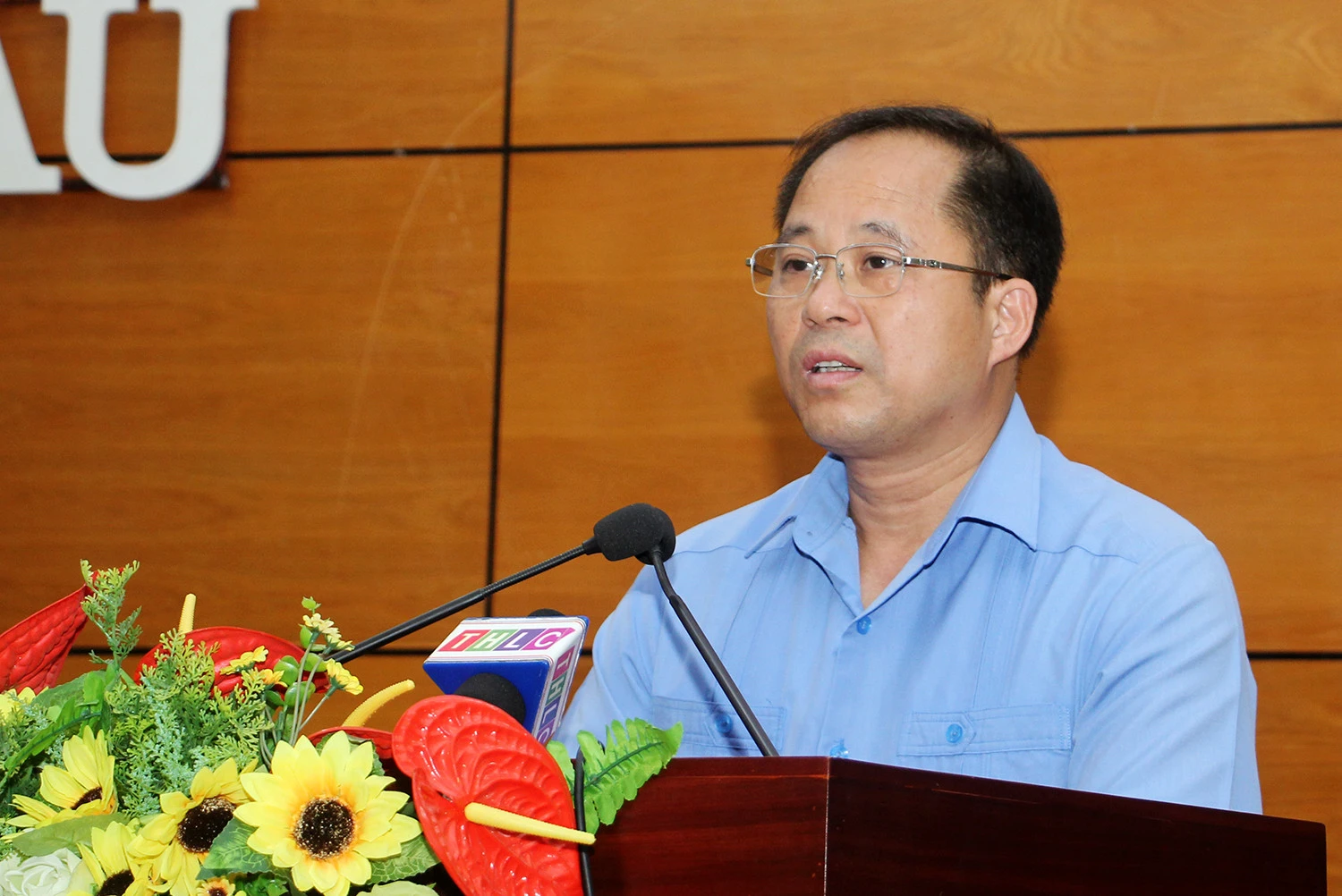 Kỳ họp thứ 6 HĐND tỉnh khóa XVI: Sôi nổi thảo luận, chất vấn, giải trình tại hội trường ảnh 14