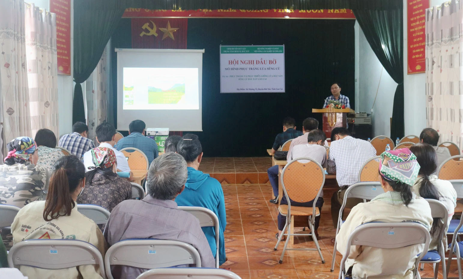 Quang cảnh hội nghị.