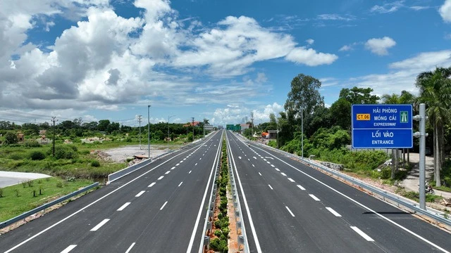Đây là tuyến cuối cùng được hoàn thành của tuyến đường cao tốc xuyên tỉnh Quảng Ninh với tổng chiều dài 176 km, chiếm 16,8% tổng chiều dài đường cao tốc hiện có của cả nước (176 km/1.046 km).