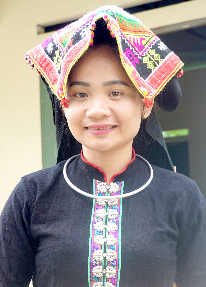 Duyên dáng chiếc khăn Piêu ảnh 1 Duyên dáng chiếc khăn Piêu ảnh 1