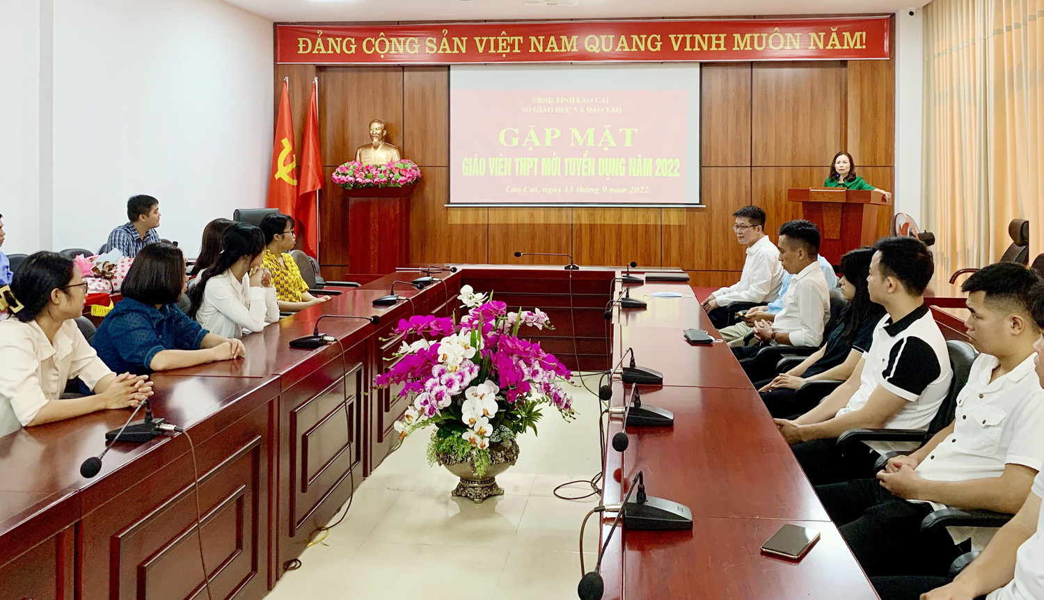 Gặp mặt giáo viên THPT mới tuyển dụng năm 2022 ảnh 1