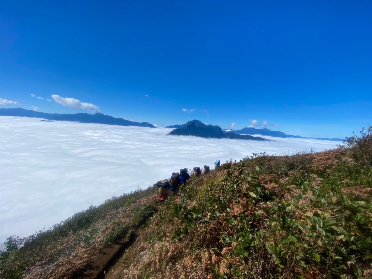 Những người làm du lịch được “đánh thức” sau 2 năm trong “giấc ngủ đông”. Những người làm du lịch được “đánh thức” sau 2 năm trong “giấc ngủ đông”.