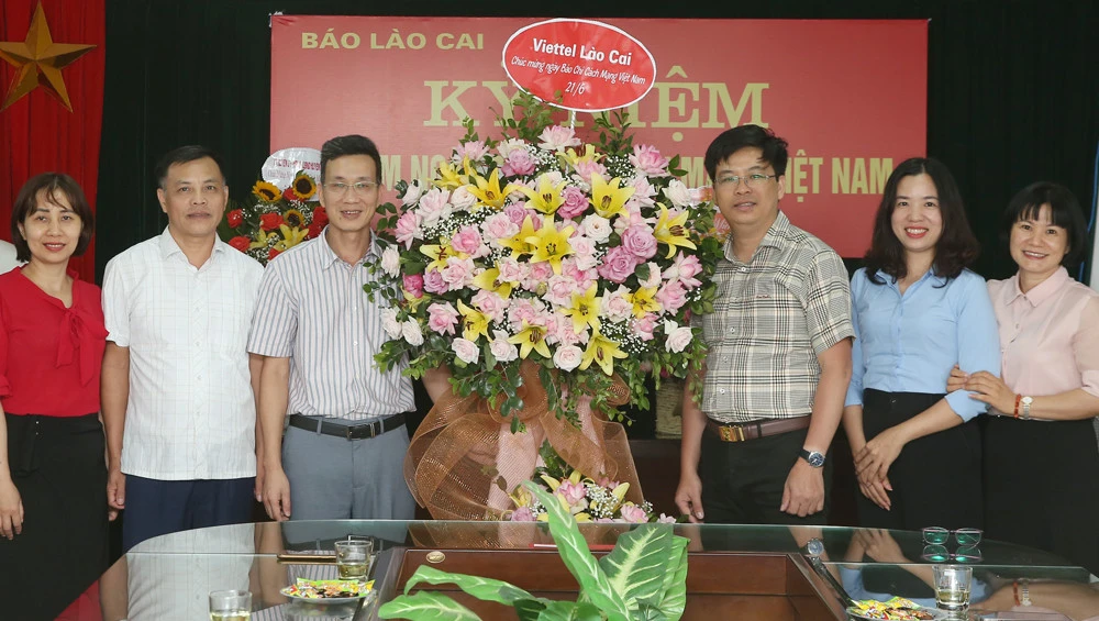 Các cơ quan, đơn vị, địa phương chúc mừng Báo Lào Cai nhân 97 năm Ngày Báo chí cách mạng Việt Nam ảnh 41 Các cơ quan, đơn vị, địa phương chúc mừng Báo Lào Cai nhân 97 năm Ngày Báo chí cách mạng Việt Nam ảnh 41