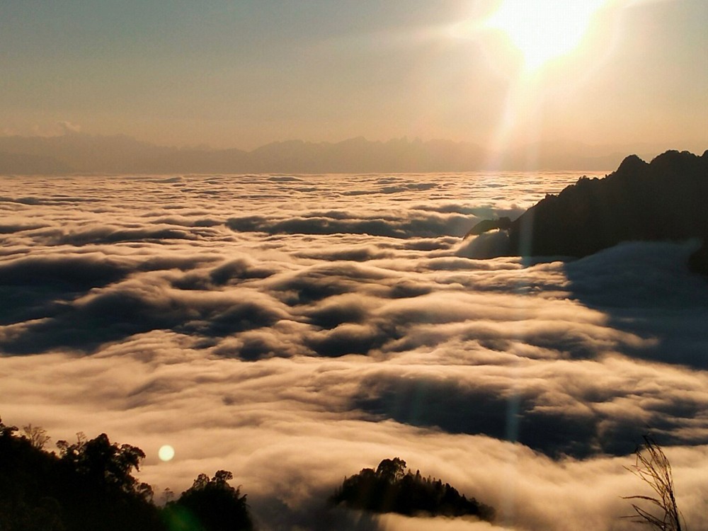 “Suối mây” Nhù Sang.