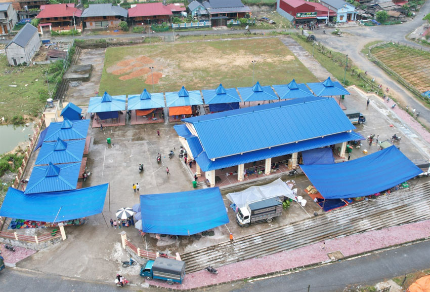 Chợ Bản Liền sau khi được tu sửa, nâng cấp. Chợ Bản Liền sau khi được tu sửa, nâng cấp.