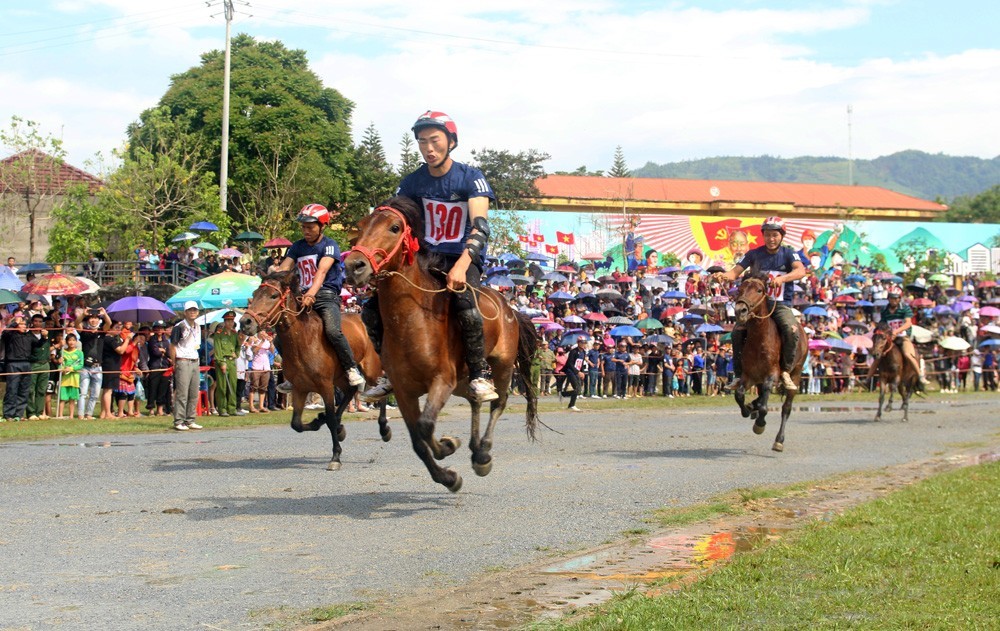 Quyết định kịp thời cho phát triển du lịch Lào Cai ảnh 1