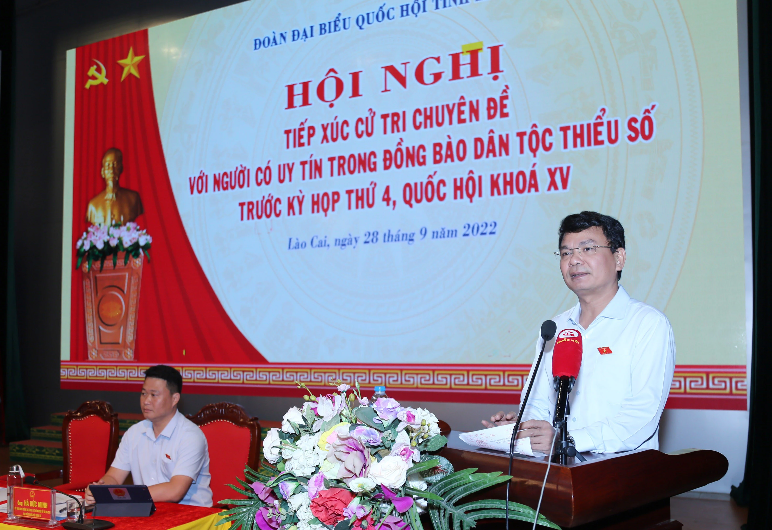 Đoàn đại biểu Quốc hội tỉnh tiếp xúc với người có uy tín trong đồng bào dân tộc thiểu số ảnh 9