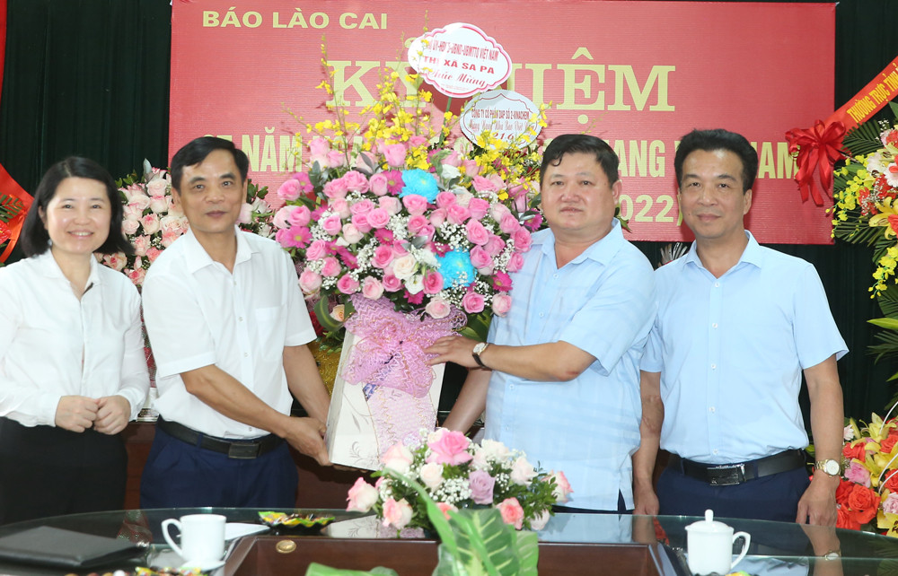 Các cơ quan, đơn vị, địa phương chúc mừng Báo Lào Cai nhân 97 năm Ngày Báo chí cách mạng Việt Nam ảnh 2