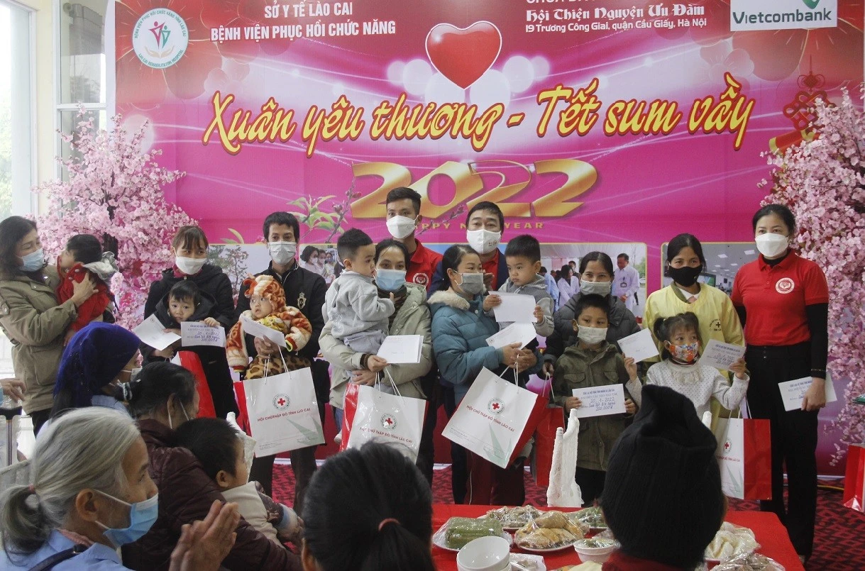 Ấm áp Chương trình “Xuân yêu thương - Tết sum vầy" ảnh 2