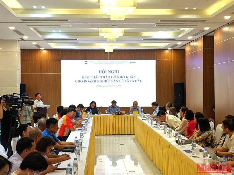 Kiến nghị nhiều giải pháp tháo gỡ khó khăn cho doanh nghiệp bán lẻ xăng dầu ảnh 1