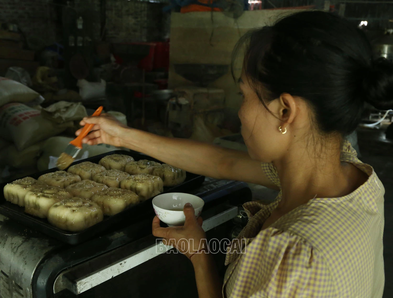 Dẻo thơm bánh trung thu của người Giáy Bát Xát ảnh 4