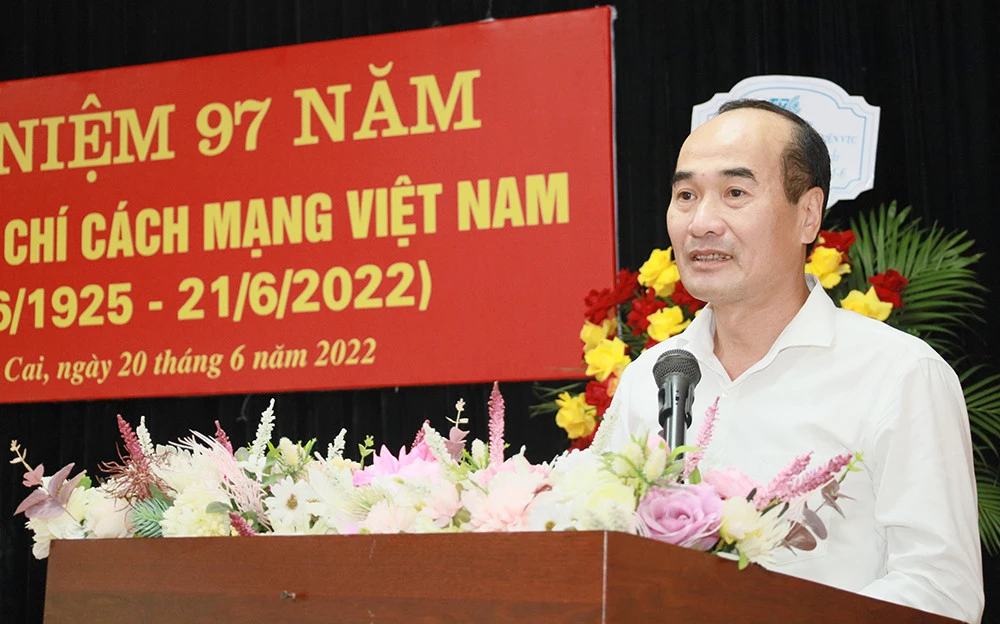Đồng chí Vũ Xuân Cường phát biểu chúc mừng Đài Phát thanh – Truyền hình tỉnh.