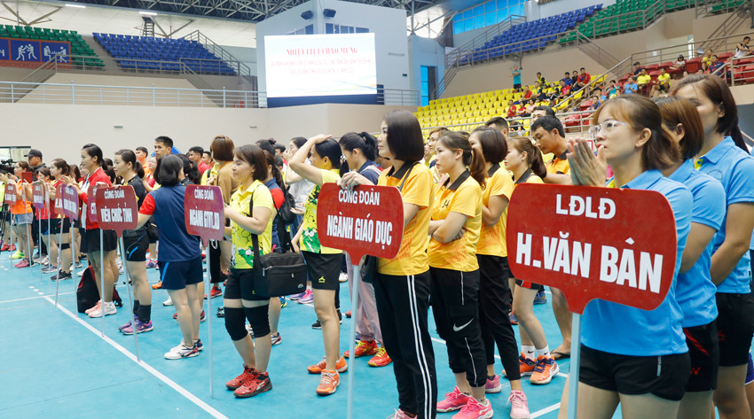 Gần 400 vận động viên tham gia Giải cầu lông, bóng bàn, bóng chuyền hơi công nhân, viên chức, lao động tỉnh lần thứ X ảnh 1