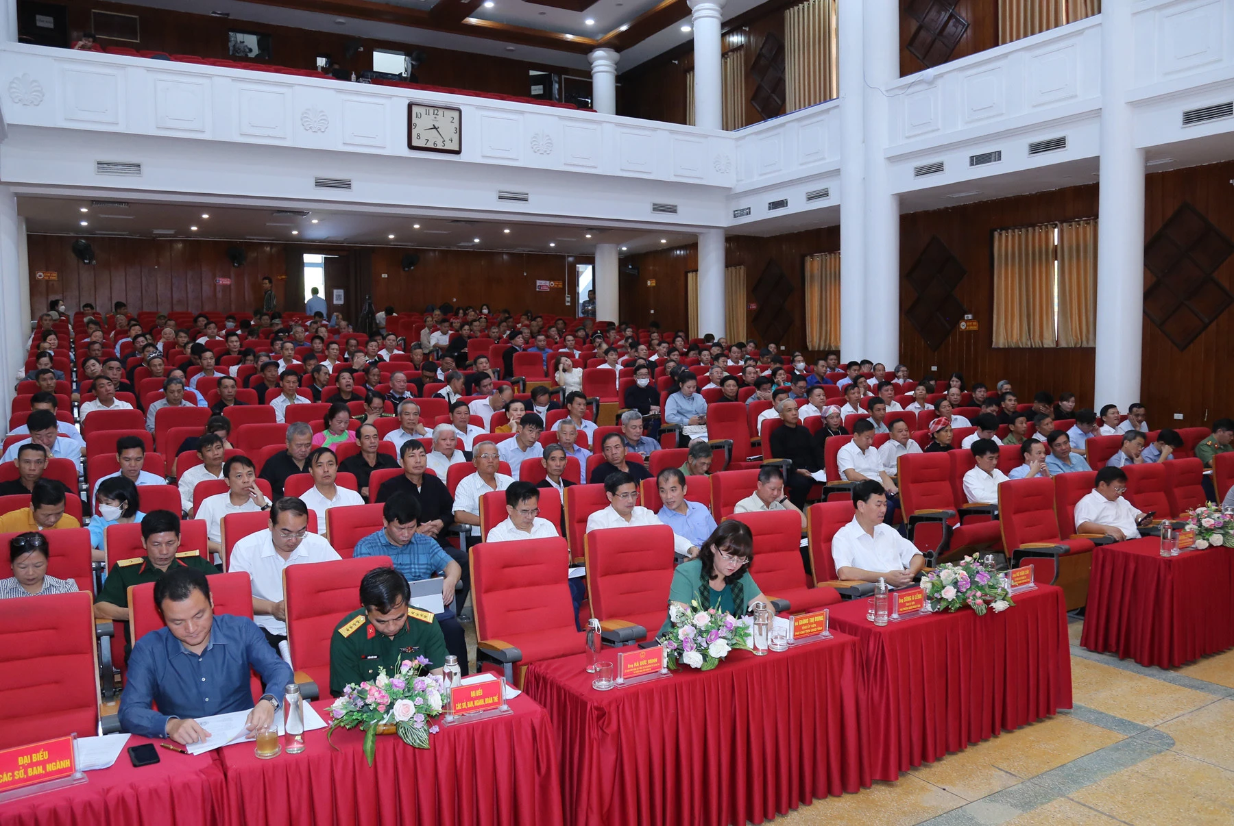 Đoàn đại biểu Quốc hội tỉnh tiếp xúc với người có uy tín trong đồng bào dân tộc thiểu số ảnh 3