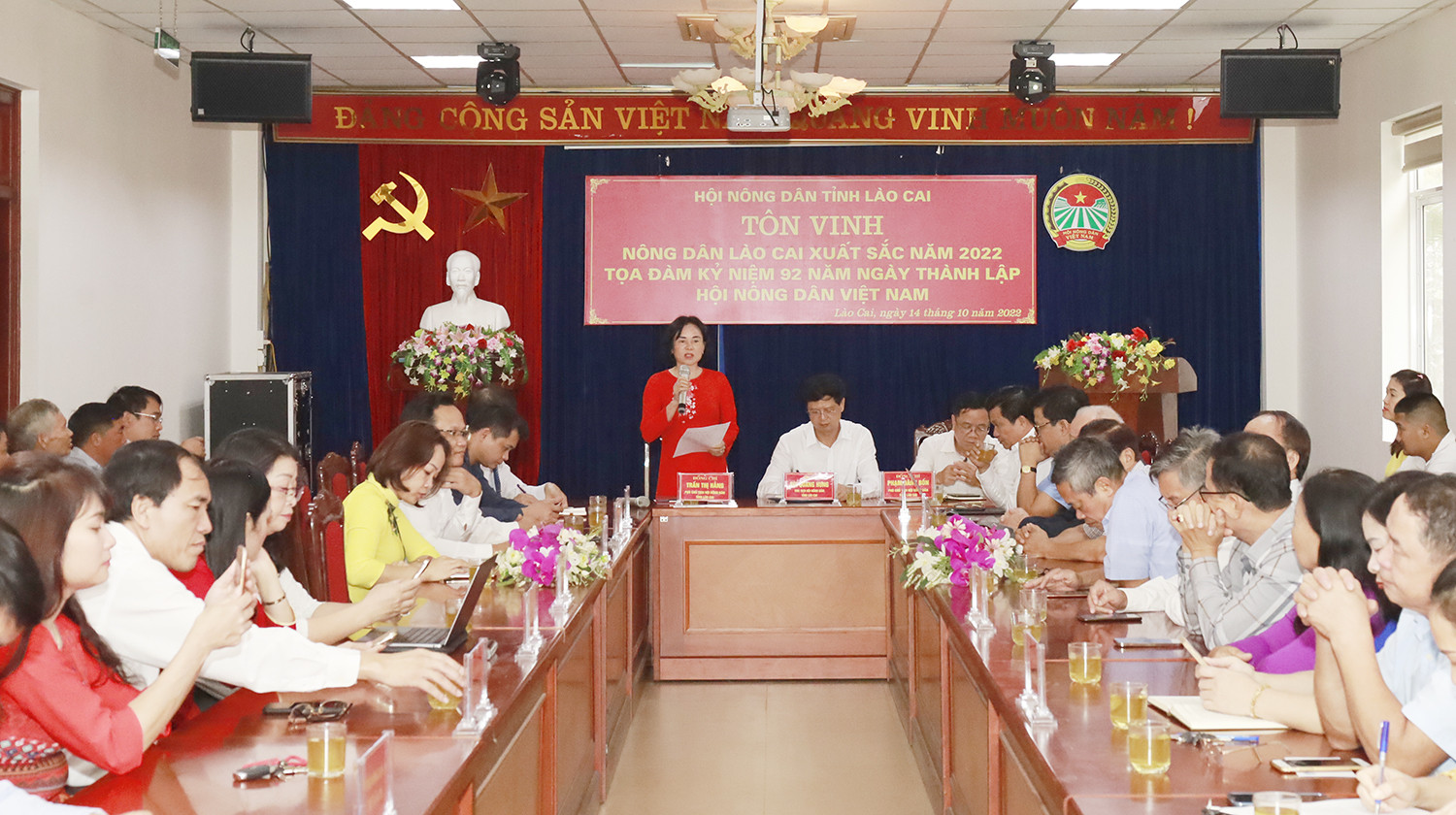 Quang cảnh buổi tọa đàm. Quang cảnh buổi tọa đàm.