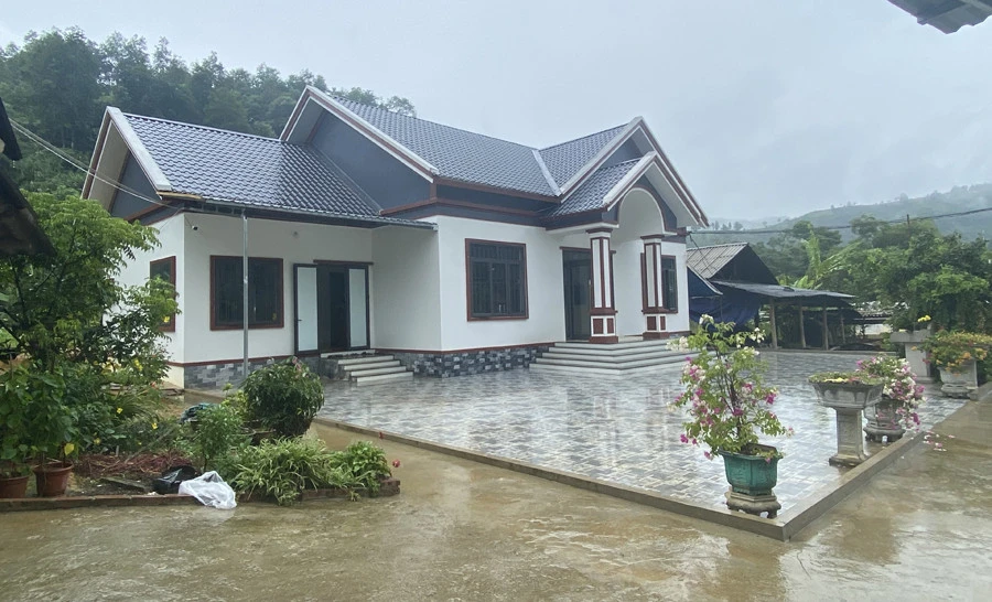 Căn nhà bà Đỗ Thị Phương ở thôn Chợ Chậu, xã Lùng Vai được xây dựng khang trang trước mùa mưa bão.