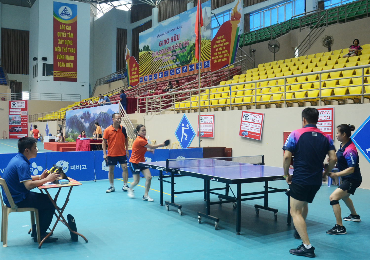 120 vận động viên tham gia Giải giao hữu cầu lông, bóng bàn, bóng chuyền hơi, quần vợt ảnh 5